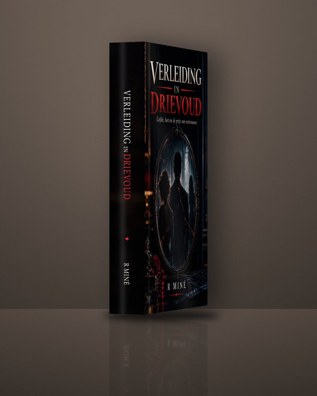 Verleiding in Drievoud, de rug van de hardcover